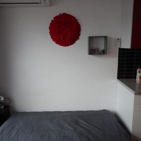 3 Etoiles Studio 4 Couchages Residence Port Cros A Sete Exterior photo