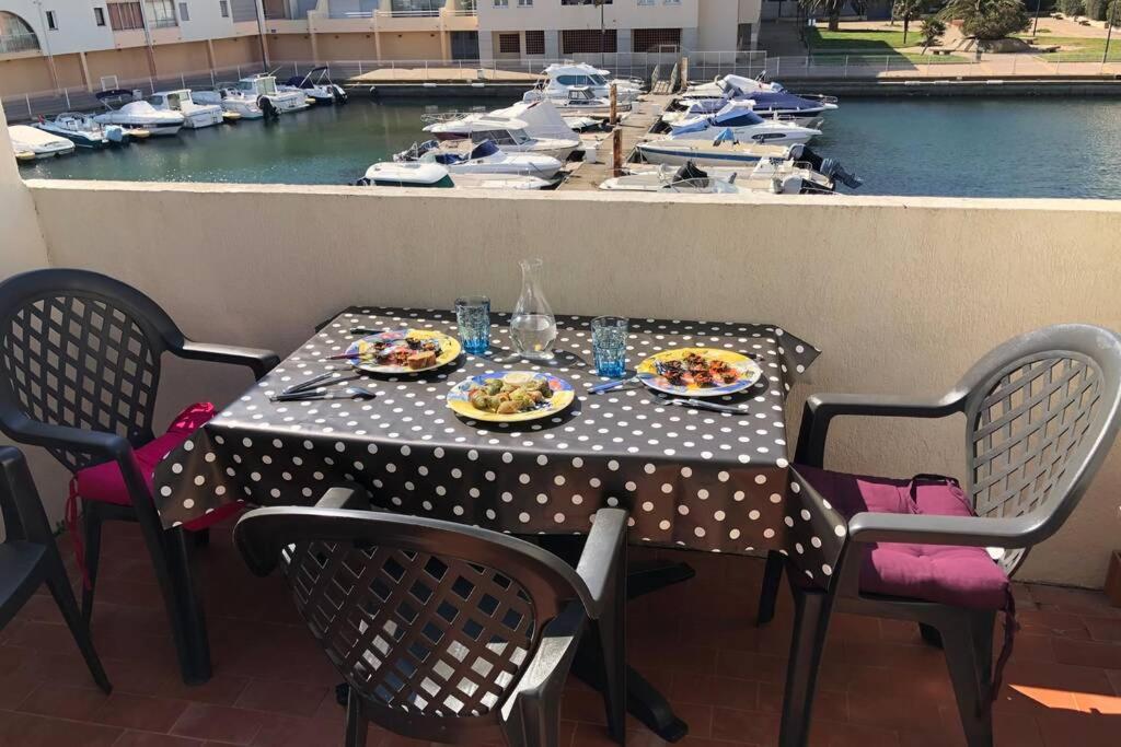 3 Etoiles Studio 4 Couchages Residence Port Cros A Sete Exterior photo