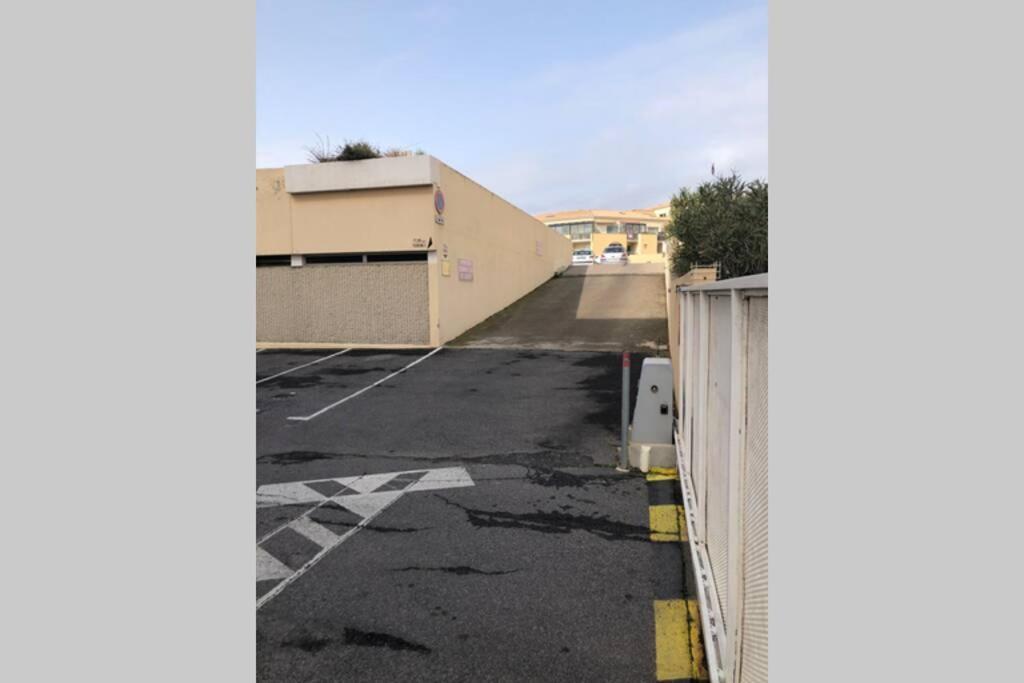 3 Etoiles Studio 4 Couchages Residence Port Cros A Sete Exterior photo